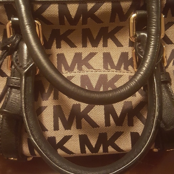 Michael Kors bag and wallet - Picture 8 of 8